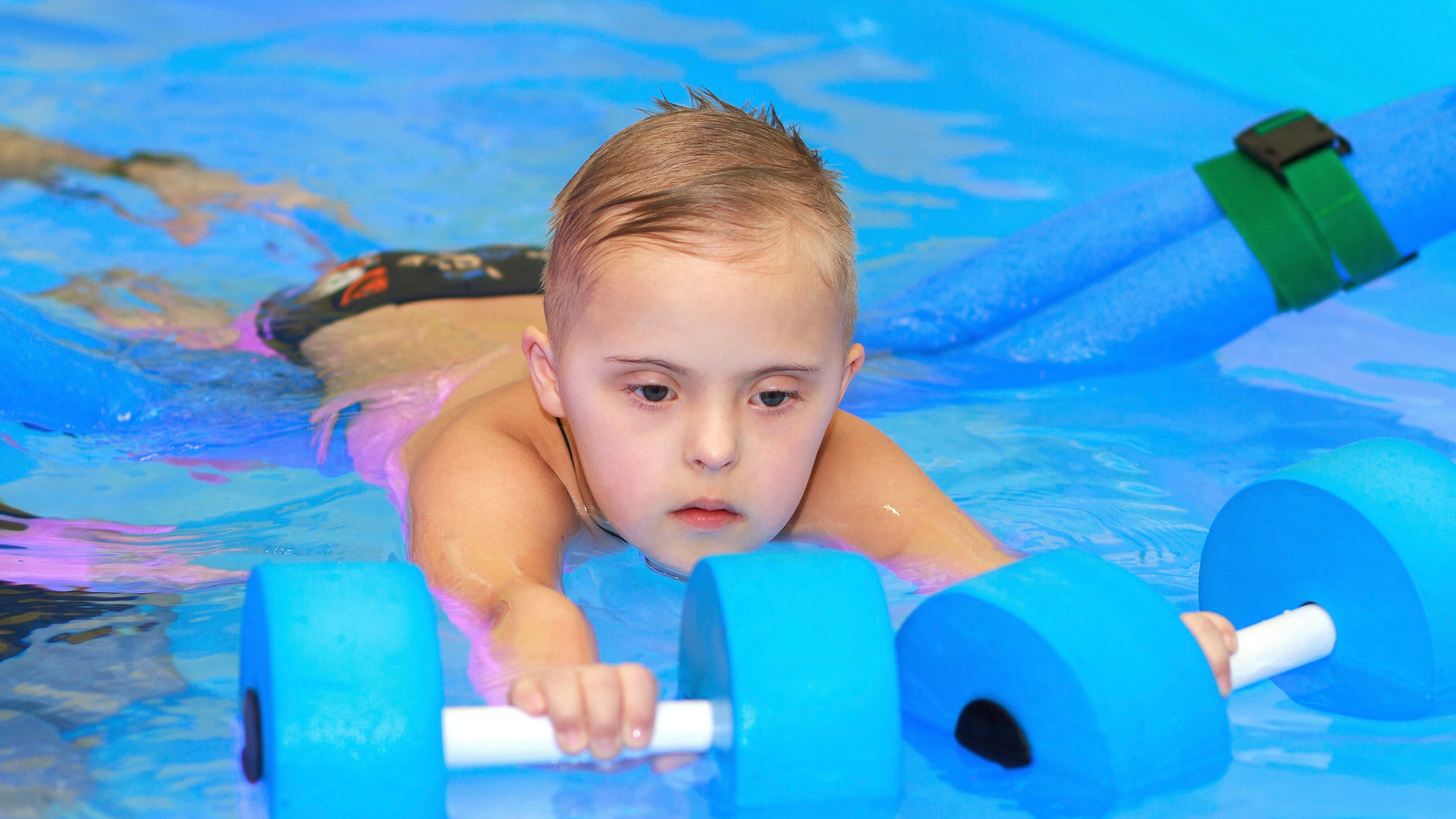 Natación para niños con síndrome de Down